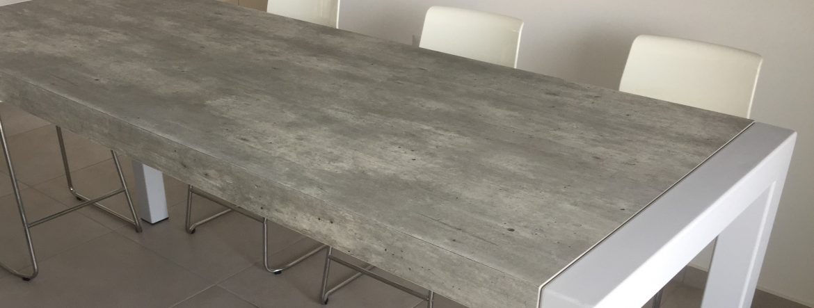 שולחנות אוכל