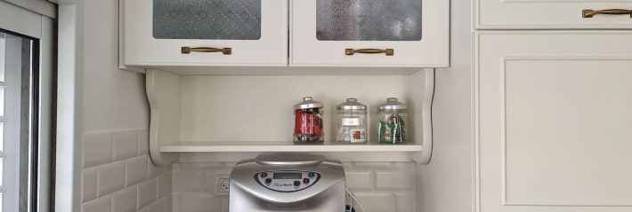 מדפים במטבח