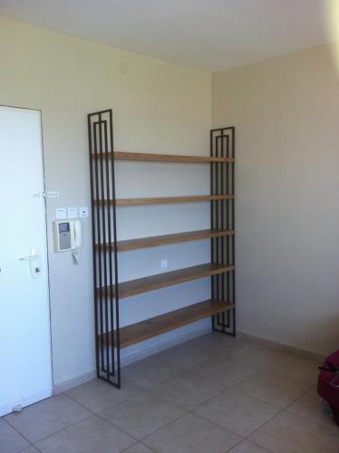 ספריית עץ וברזל