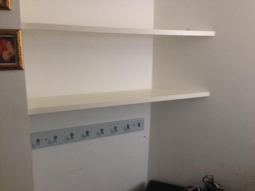 מדפים במידה מיוחדת