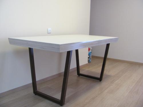 שולחן אוכל ברנשטיין